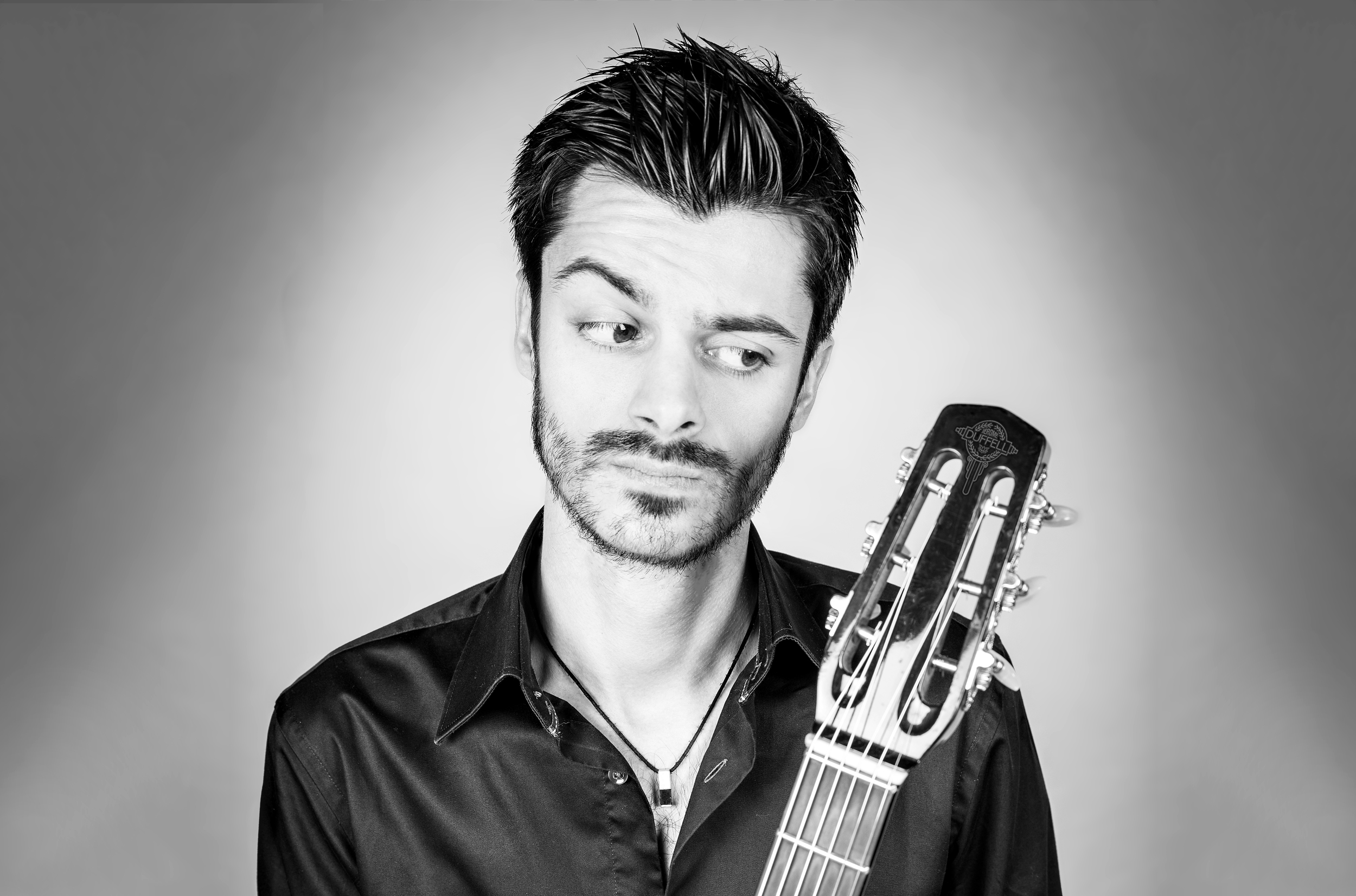 robe-noire-adrien-marco-album